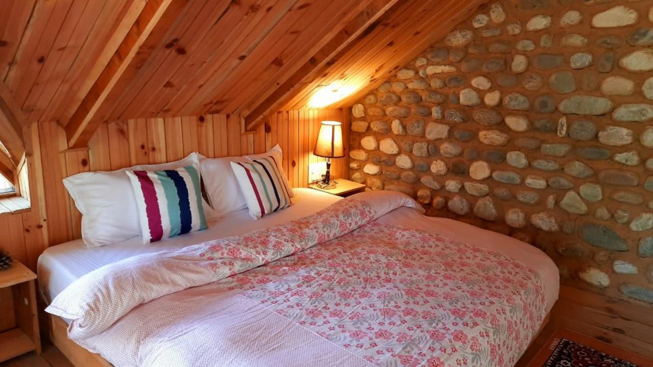 Ishan Log Huts-A Boutique Home Stay Banjar Ngoại thất bức ảnh